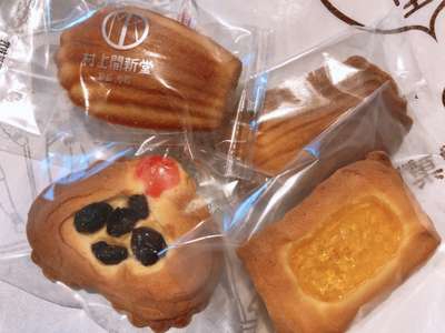 お土産に老舗洋菓子店のロシアケーキ